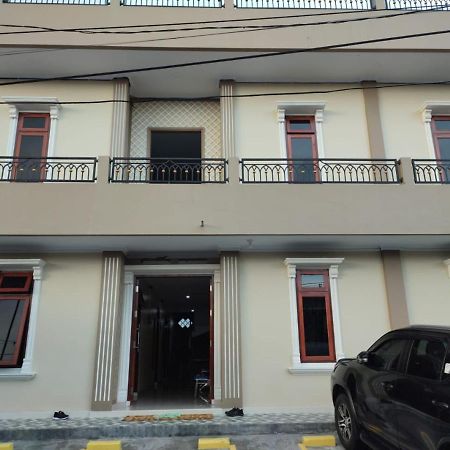 M1 Residence Manado Exteriör bild