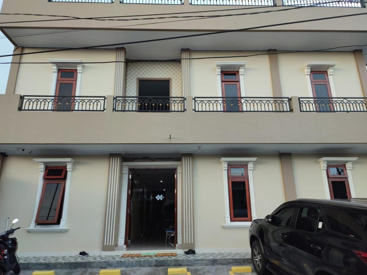 M1 Residence Manado Exteriör bild